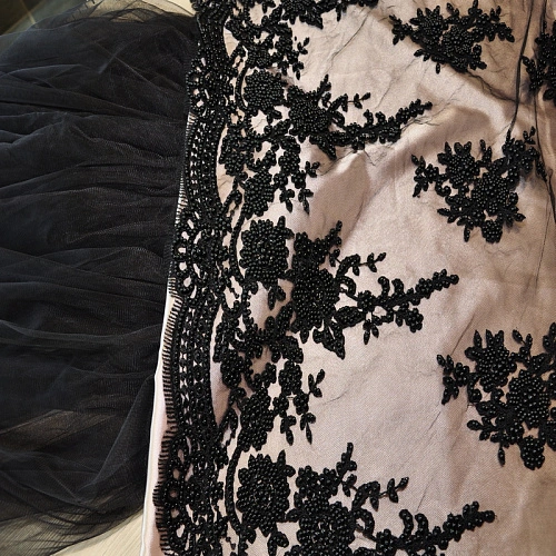 Вышивка на сетке с биссером (черный2)