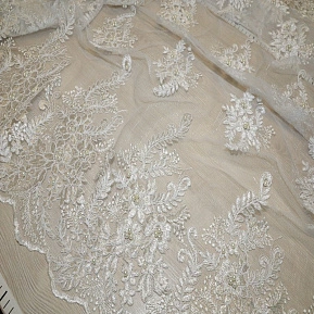 Вышивка на сетке с биссером (белый)