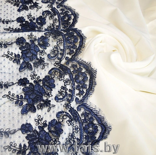 Вышивка на сетке (синий)