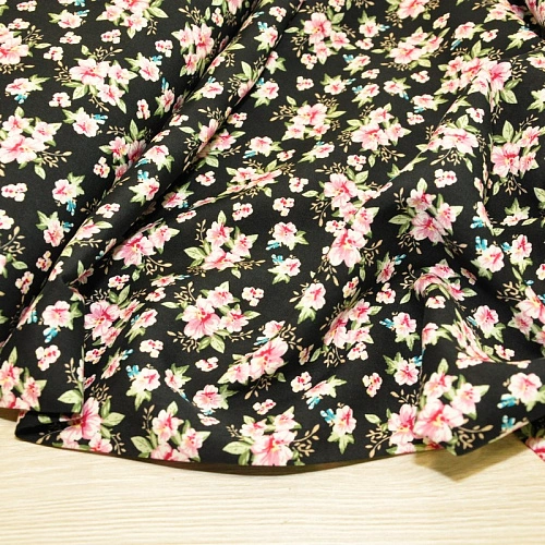 Штапель принт 23 цветочки на черном фоне