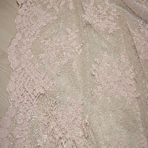 Вышивка на сетке с пайетками "Скарлет" (персик)