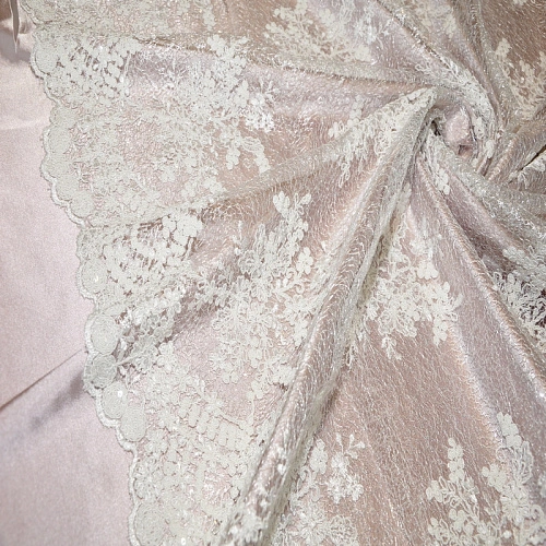 Вышивка на сетке с пайетками "Скарлет" (молочный)