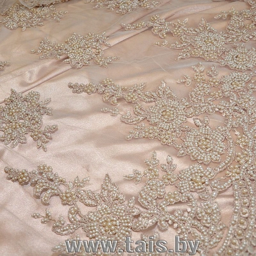 Вышивка на сетке с биссером (светло-бежевый)