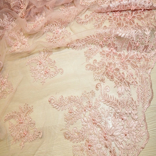 Вышивка на сетке с биссером (пудра)