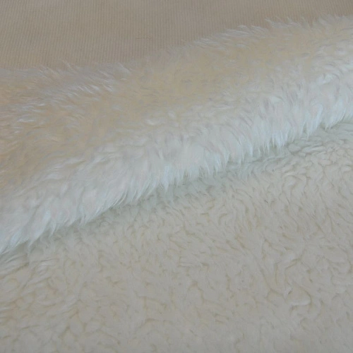 С отделкой под овчинку (белый)