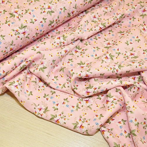 Штапель принт 23 цветочки на розовом фоне