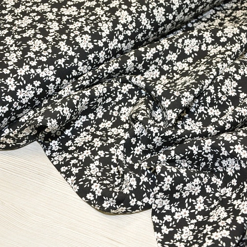 Штапель принт полянка на черном фоне