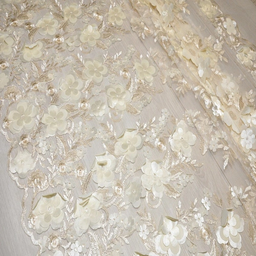 Гипюр 3Д с цветами (сливочный)