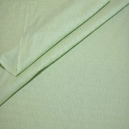 Батист вышитый "Цветочки" (фисташка)