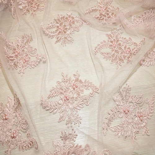 Вышивка на сетке с биссером (пудра)