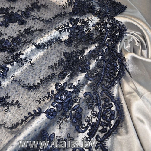 Вышивка на сетке (синий)