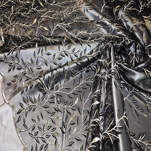 Вышивка на сетке (черный+серебро)