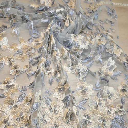 Вышивка на сетке (серебро+беж)