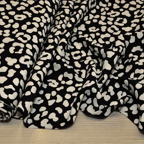 Штапель "Твил" Пятна на черном фоне