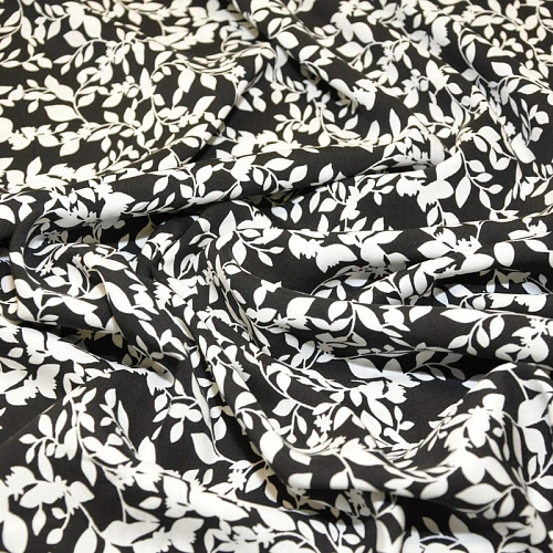 Штапель принт фиреневые веточки на черном фоне