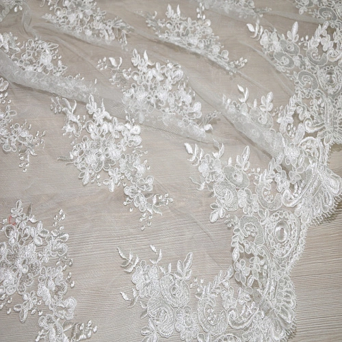 Вышивка на сетке 2 (молочный)