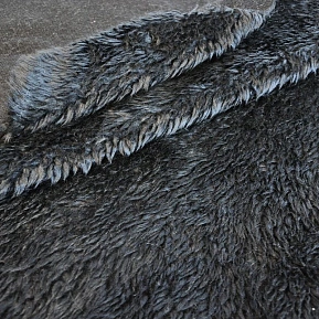 С отделкой под овчинку (черный)