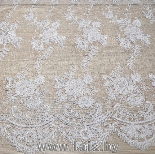 Вышивка на сетке (белый)