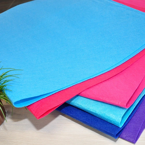 Фетр рулонный 1мм (василек)