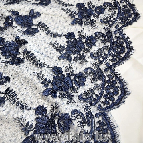 Вышивка на сетке (синий)