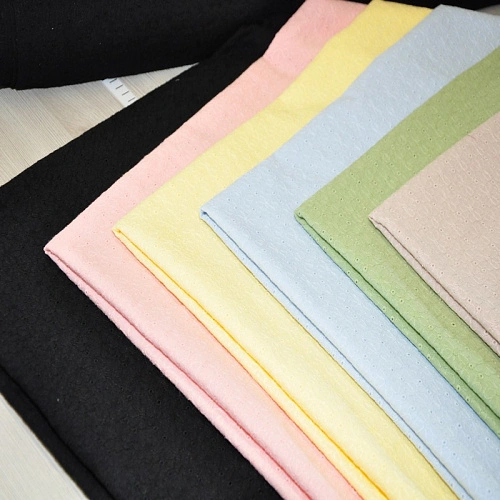 Батист вышитый "Цветочки" (пудра)