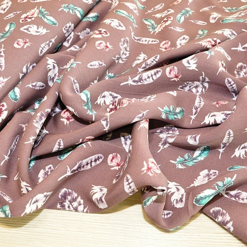 Штапель "Твил" "Перья на пыльно фиолетовом фоне"