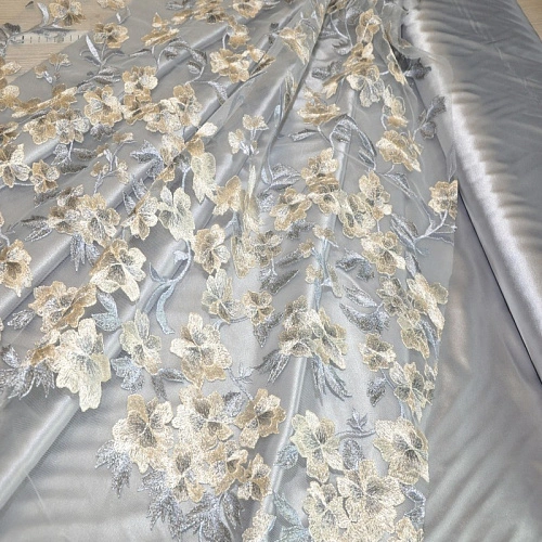 Вышивка на сетке (серебро+беж)