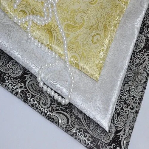 Парча жаккард (белый с серебром)