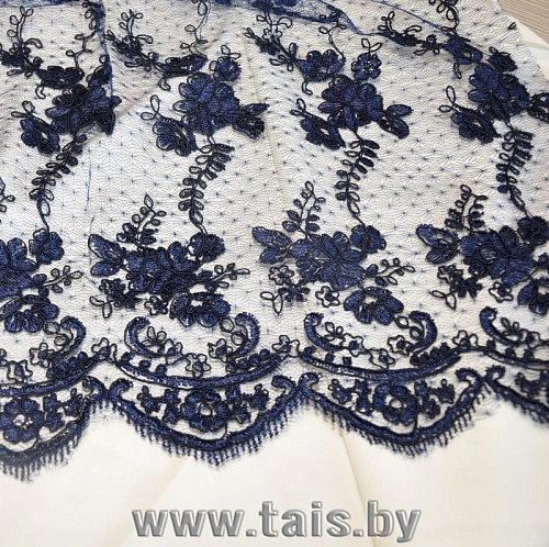 Вышивка на сетке (синий)