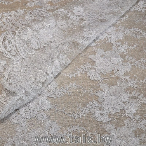 Вышивка на сетке (белый)