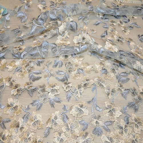 Вышивка на сетке (серебро+беж)