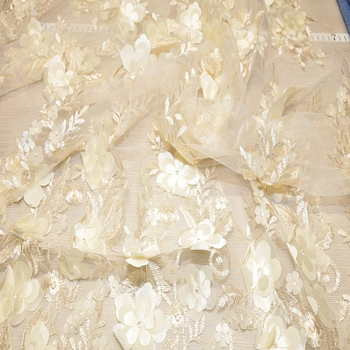 Гипюр 3Д с цветами (сливочный)