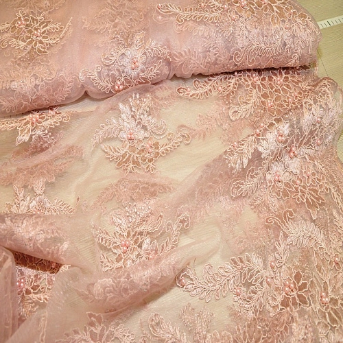 Вышивка на сетке с биссером (пудра)