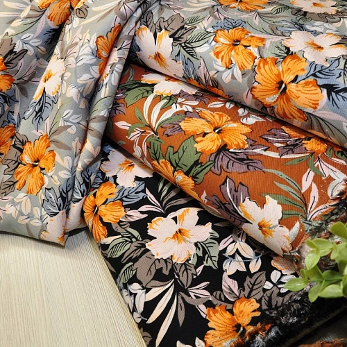 Штапель "Твил" "Лилии на черном фоне"