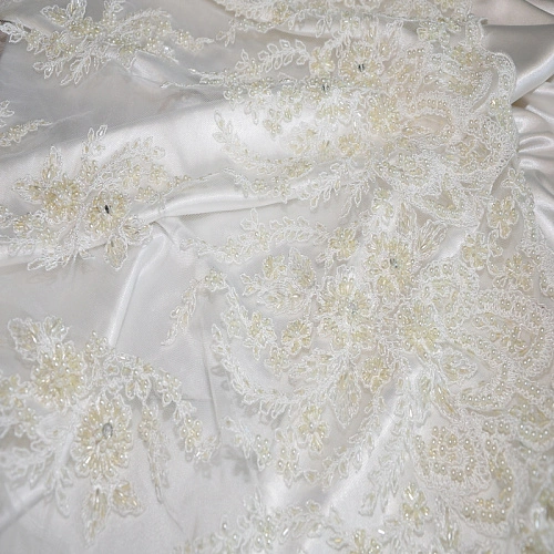 Вышивка на сетке с биссером 2 (молочный)