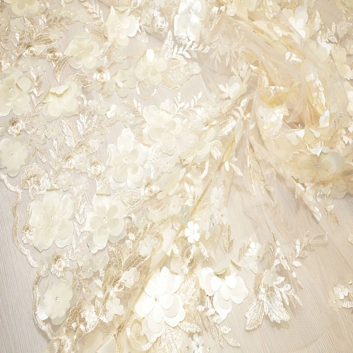 Гипюр 3Д с цветами (сливочный)