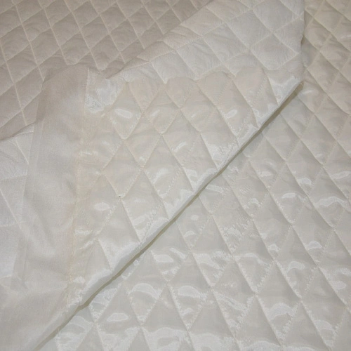 Подкладка стеганая на синтепоне (молочный)