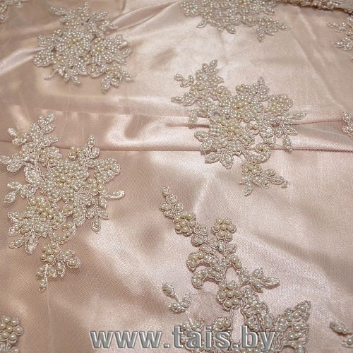 Вышивка на сетке с биссером (светло-бежевый)