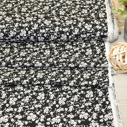 Штапель принт полянка на черном фоне