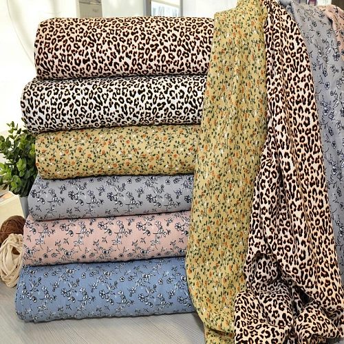 Штапель "Твил" Мелкий цветочек на сером фоне