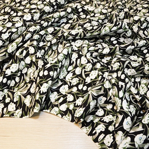 Штапель "Твил" Тюльпаны на черном фоне