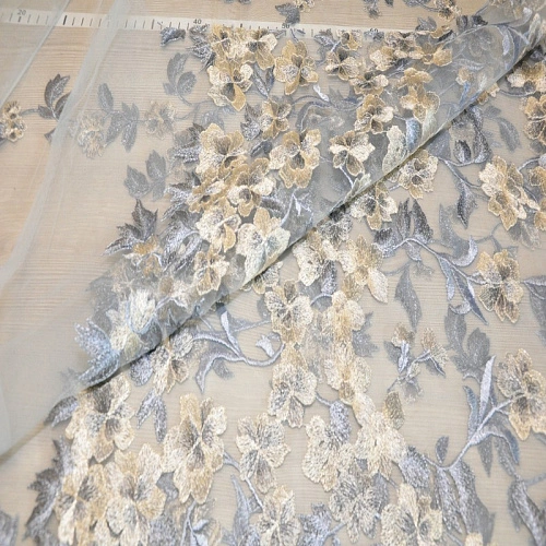 Вышивка на сетке (серебро+беж)