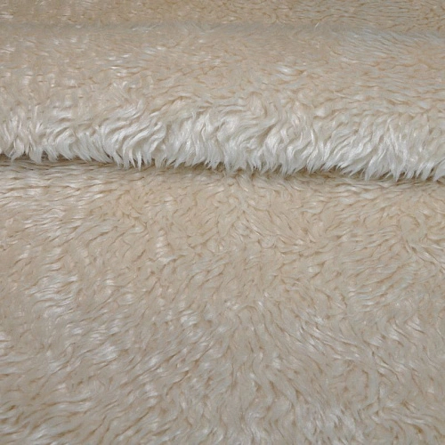 С отделкой под овчинку (молочный)