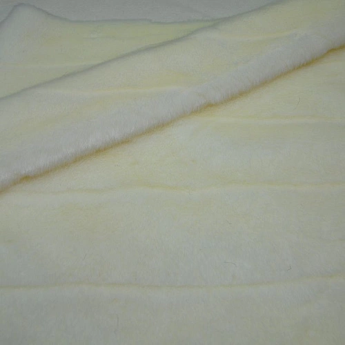 Гладкокрашенный "под норку с фасонной стрижкой" (молочный)