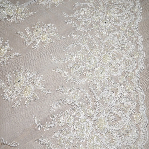 Вышивка на сетке с биссером 2 (молочный)