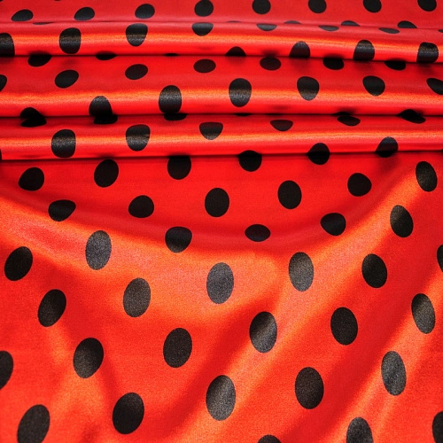 Атлас тонкий принт (красный фон черный горох 2,5см)