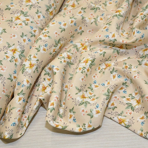 Штапель принт 23 цветочки на фоне светлый беж