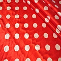 Атлас тонкий принт (красный фон белый горох 2,5см)