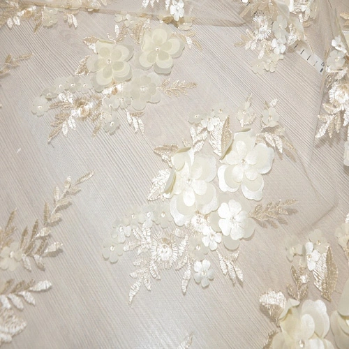 Гипюр 3Д с цветами (сливочный)