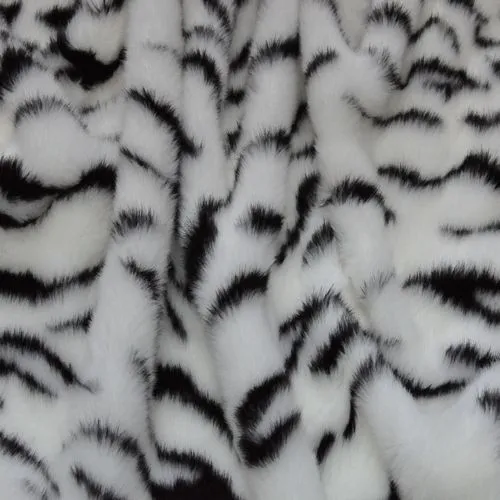 Гладкокрашенный "под норку" (черный + белый)